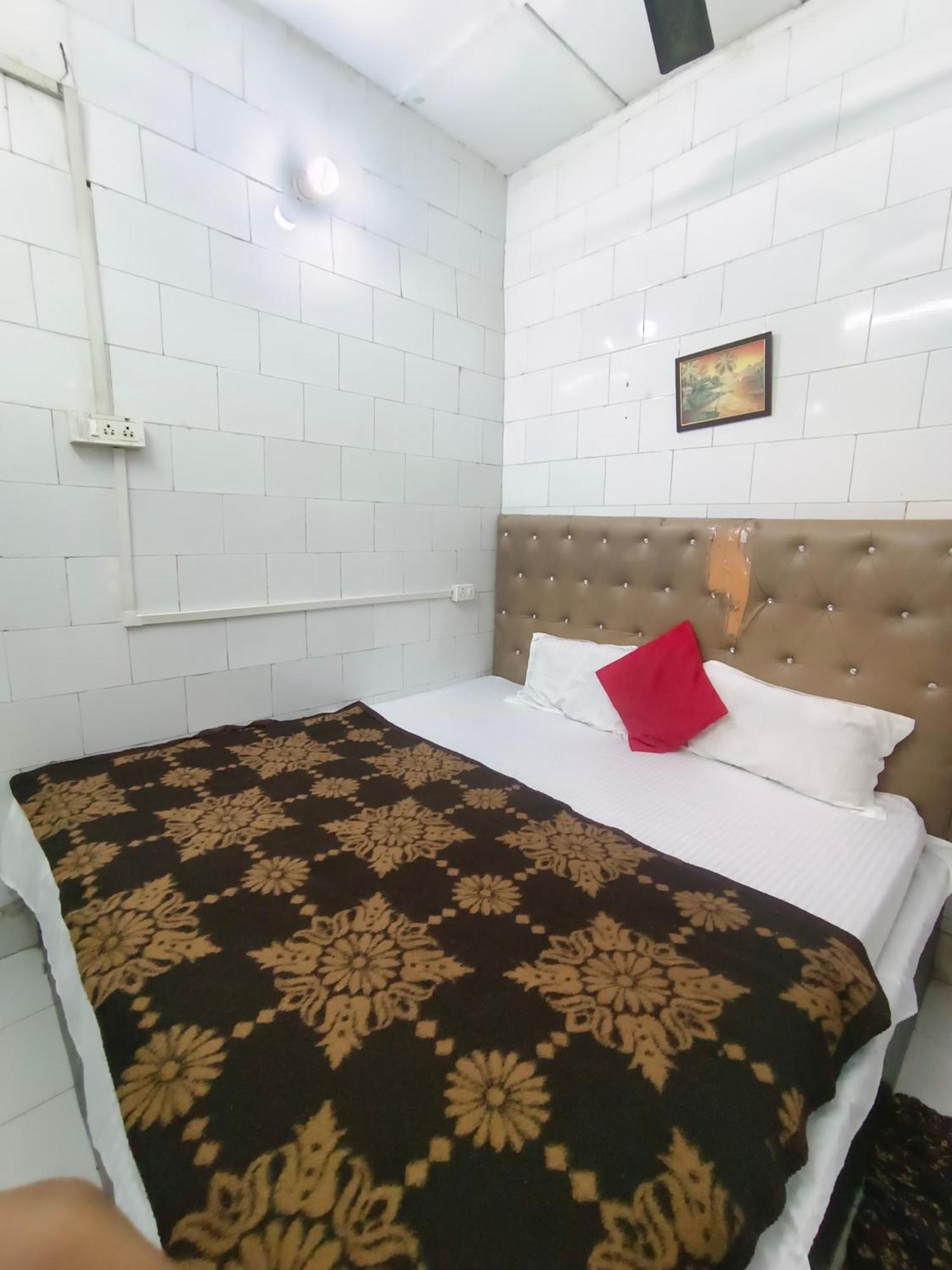 Hotel India Inn Walking Distance From Taj Mahal-- Rooftop Taj Mahal View Agra  Exterior foto